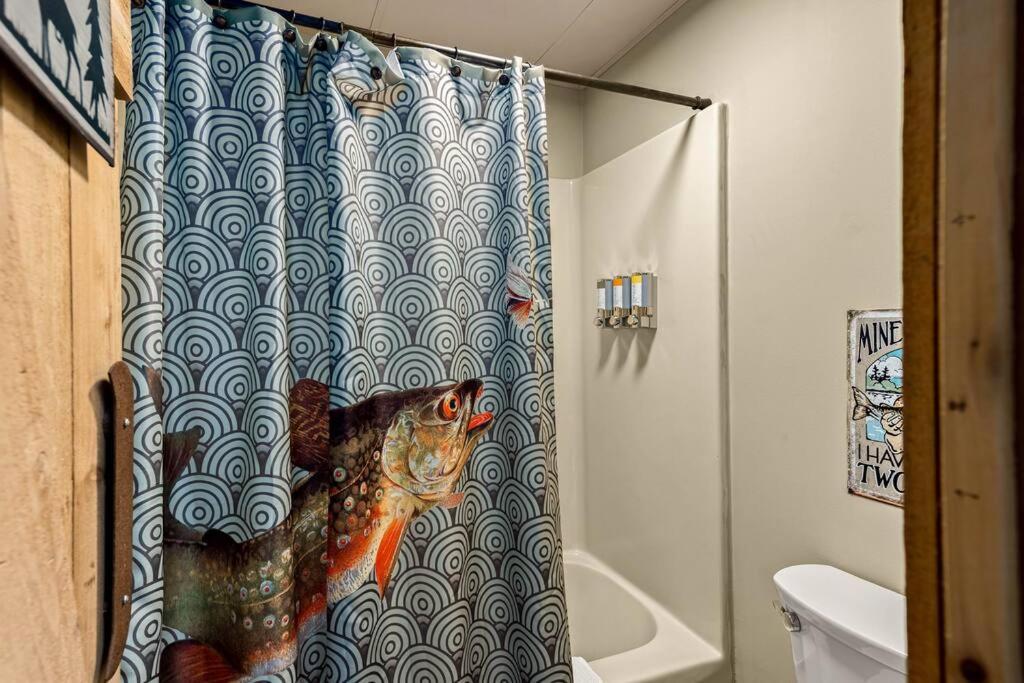 Stonegate Lodge 2 Queen Beds Wifi 50In Roku Tv Salt Water Pool Room #105 Юрика Спрингс Экстерьер фото