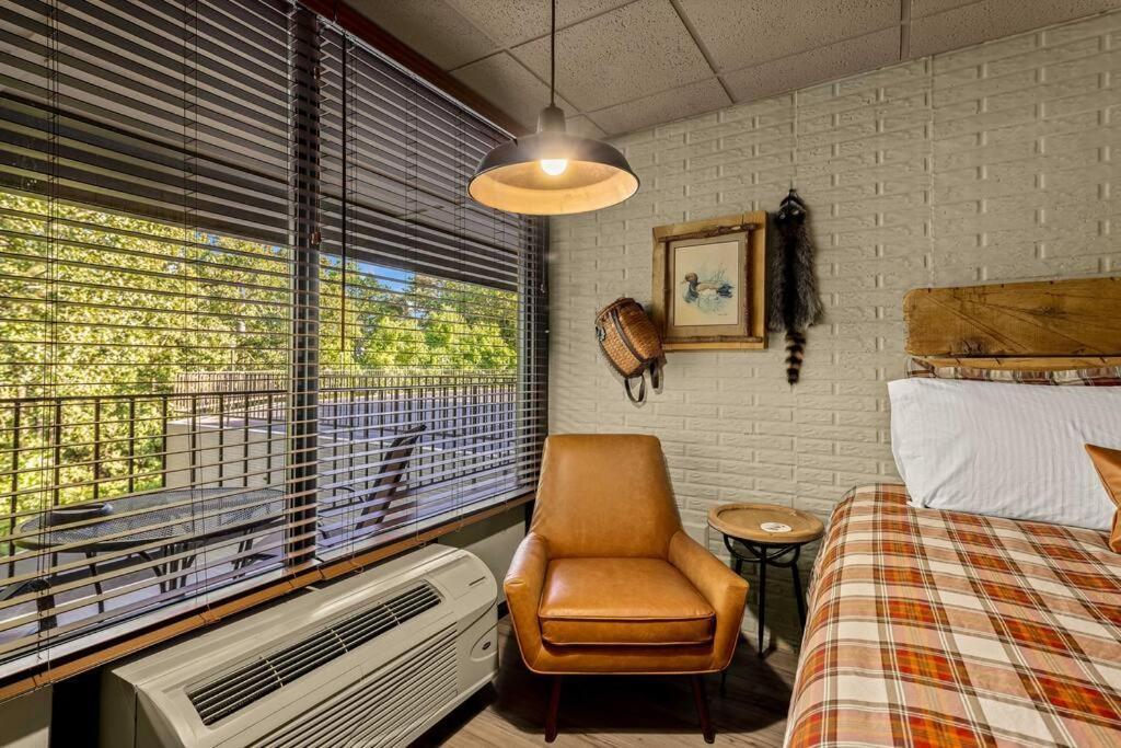 Stonegate Lodge 2 Queen Beds Wifi 50In Roku Tv Salt Water Pool Room #105 Юрика Спрингс Экстерьер фото